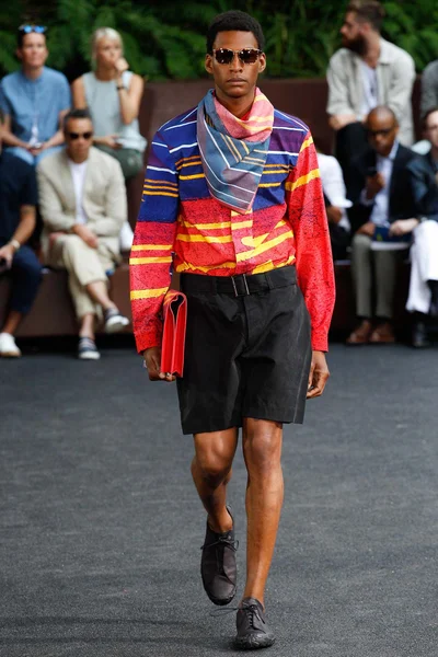 Look 26
